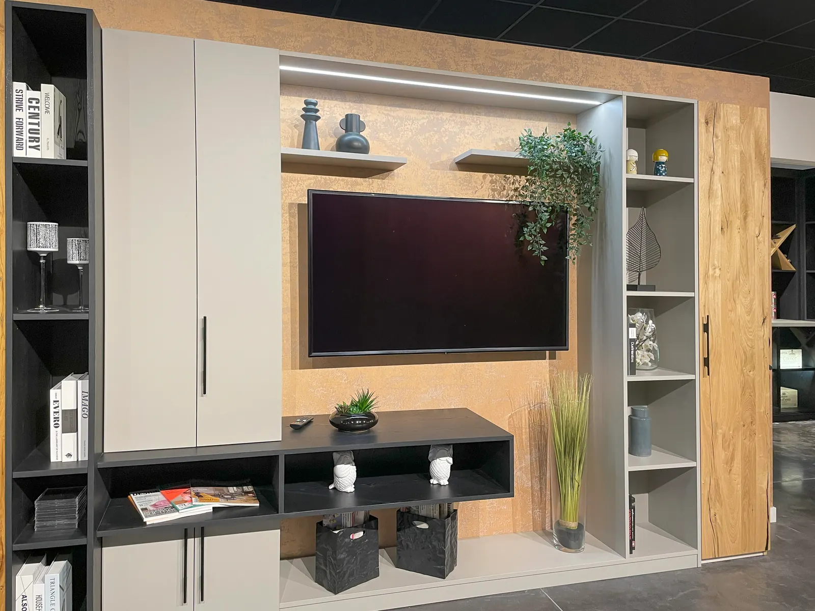 Meuble TV et placard coplanaire